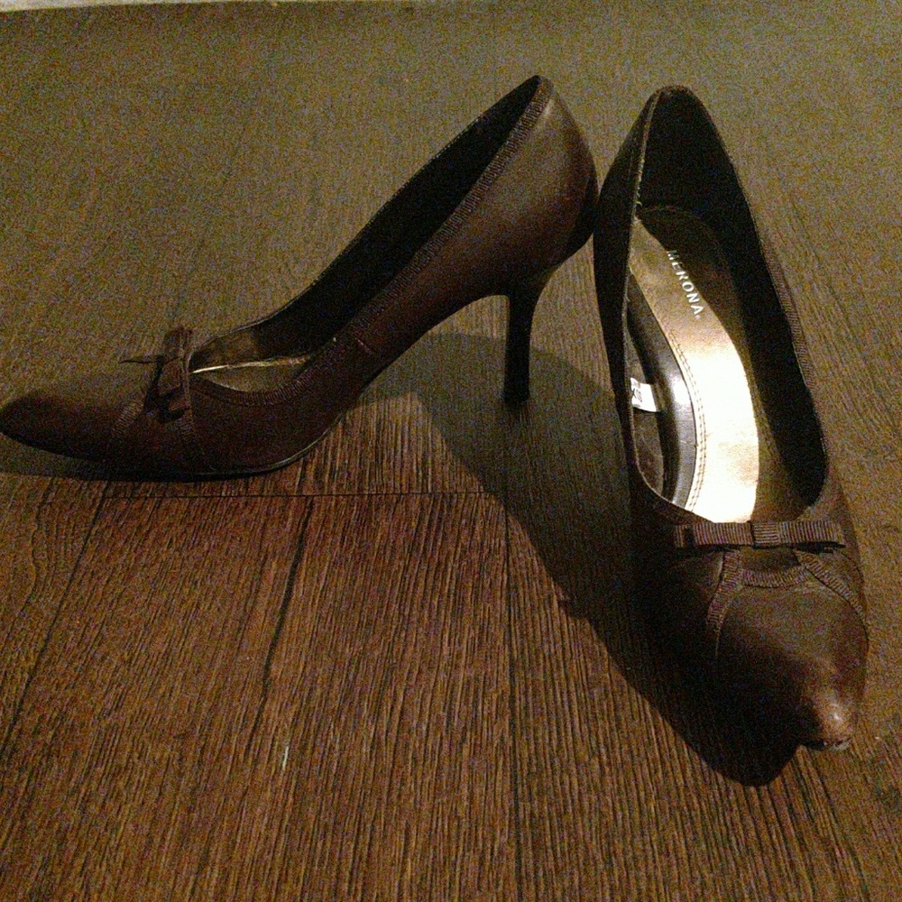 Pointed pumps